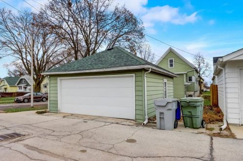 3403 8th St, Milwaukee WI 53215-5107 exterior