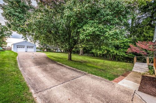 537 Middle St, Pittsburgh PA 15227-3844 exterior