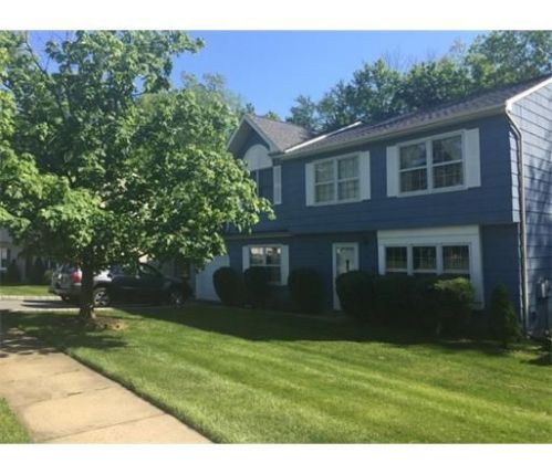 48 Netherwood Cir, Edison, NJ 08820-1658