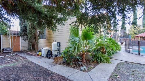 120 Seergreen Way, Folsom CA  95630-5527 exterior