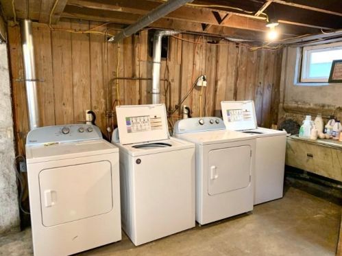 78 Irving Ave, Providence RI 02906-4508 exterior