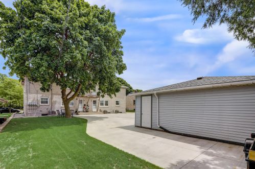 3613 76th St, Milwaukee WI 53220-1167 exterior