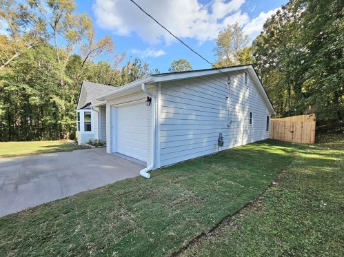 2061 Marbut Forest Dr, Lithonia GA  30058-7827 exterior