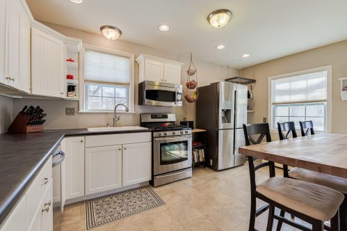 2936 92nd St, Milwaukee, WI 53222-4501