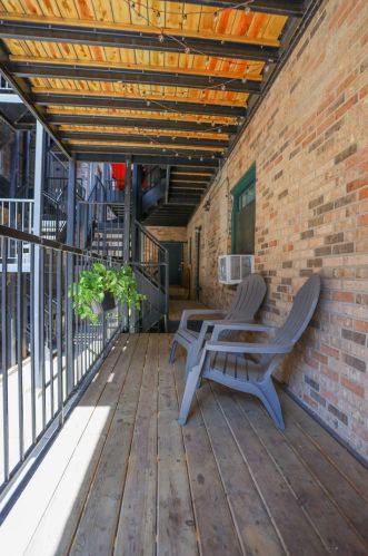 845 Cornelia Ave, Chicago IL  60657-1726 exterior