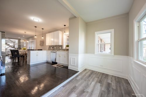 7616 Luella Ave, Chicago IL 60649-4108 exterior