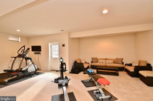 5718 Colfax Ave, Alexandria VA 22311-1012 exterior