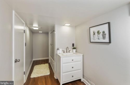 7318 Baltimore Ave, Silver Spring MD 20912-4101 exterior