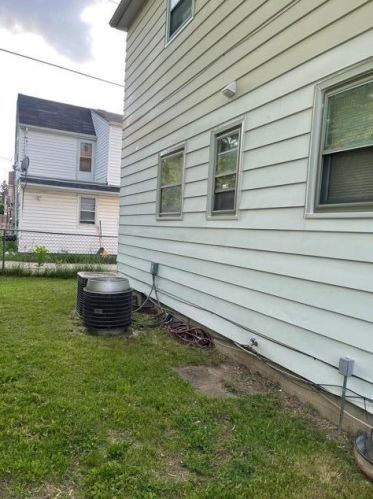 6111 Keefe Avenue Pkwy, Milwaukee WI  53216-2771 exterior