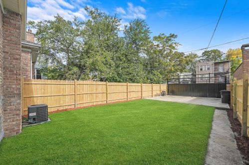 1019 Springfield Ave, Chicago IL  60624-4026 exterior