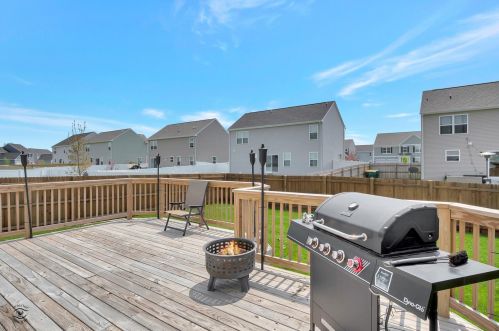 6610 Eich Dr, Joliet IL exterior