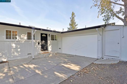 1872 Queens Rd, Concord CA  94519-1722 exterior
