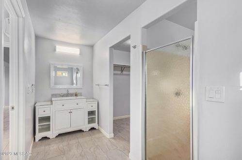 828 Cresta Loma Dr, Tucson AZ 85704-3706 exterior