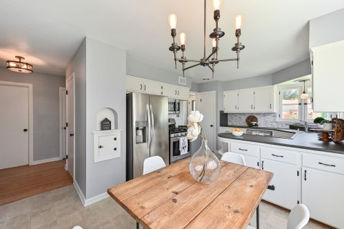 2852 89, Milwaukee WI 53222-4603 exterior