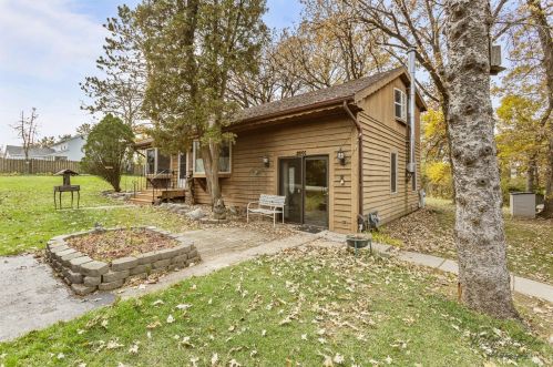 3001 Chestnut Dr, Bull Valley IL 60097-9399 exterior