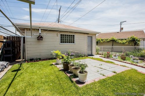 5515 Kildare Ave, Chicago IL 60629-5733 exterior