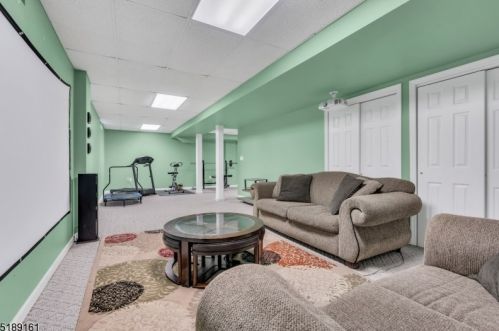 26 Francis Dr, Bridgewater NJ  08807-5714 exterior