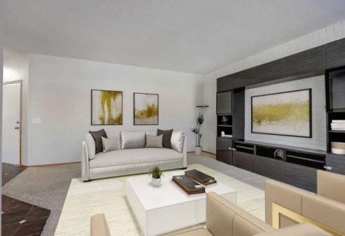 2734 Autumn Woods Dr, Chaska, MN 55318-1159