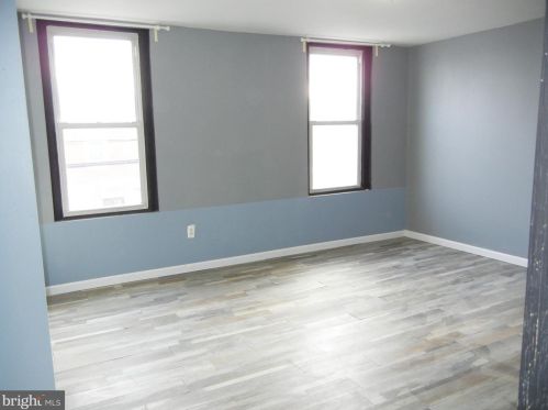 1924 4 St, Philadelphia PA 19122-2206 exterior