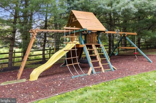 475 Cricket Ln, Media PA 19063-5403 exterior