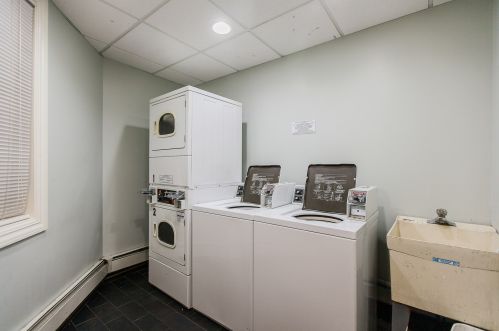 1355 Dearborn St, Chicago IL  60610-5883 exterior