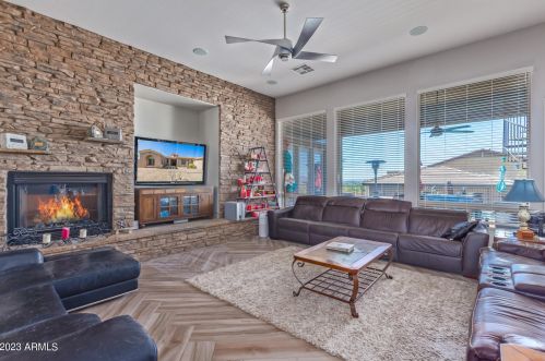 10210 18th Ave, Phoenix AZ  85041-9118 exterior