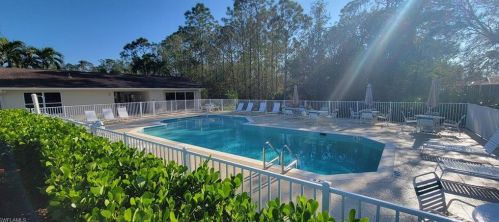 5213 Whitten Dr, Naples FL 34104-5313 exterior