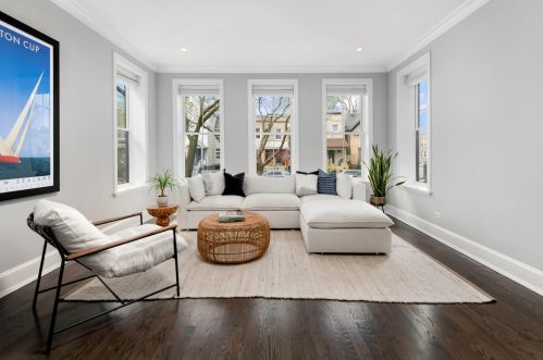 2743 Mozart St, Chicago, IL 60647-1741