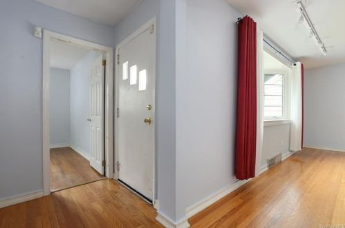 6 Durocher Ter, Poughkeepsie, NY 12603-6406