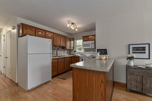 11709 Potter Rd, Milwaukee WI 53226-3658 exterior