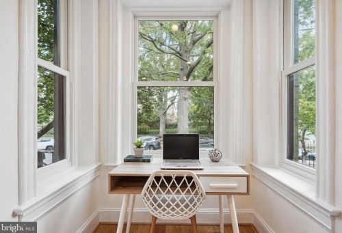 921 E St, Washington DC 20003-2845 exterior