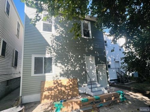 13 Barnert Pl, Paterson NJ  07522-1813 exterior