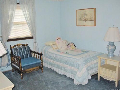 18 Connecticut Ct, Valley Cottage NY exterior