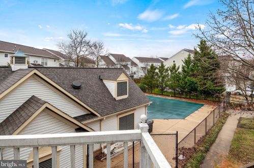 6607 Netties Ln, Alexandria VA 22315-6003 exterior