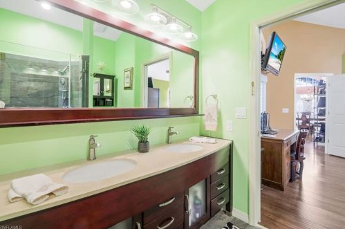 7713 Ahoy Ave, Naples FL 34109-7647 exterior