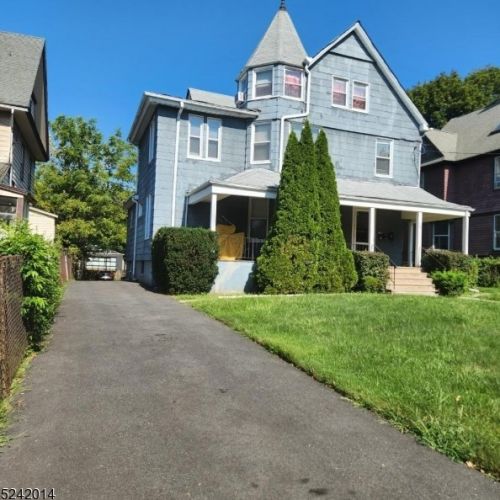 78 Grove St, Montclair, NJ 07042-3708