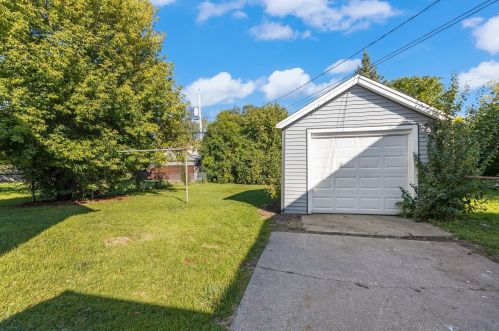 4928 56th St, Milwaukee, WI 53218-4236