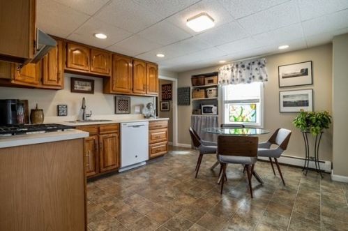 18 Hingston St, Peabody MA 01960-5825 exterior