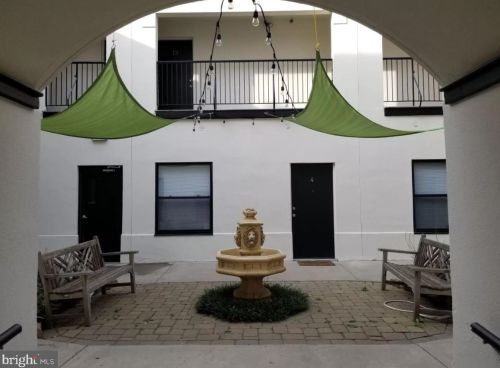 1109 Green St, Philadelphia PA  19123-3318 exterior