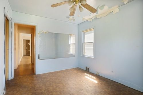 8516 Blackstone Ave, Chicago IL 60637-1823 exterior