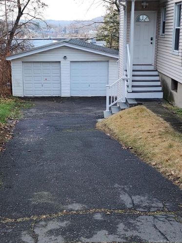 116 Hobart St, Meriden, CT 06450-4322