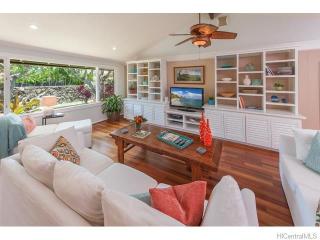 904 Onaha St, Honolulu HI  96816-5108 exterior