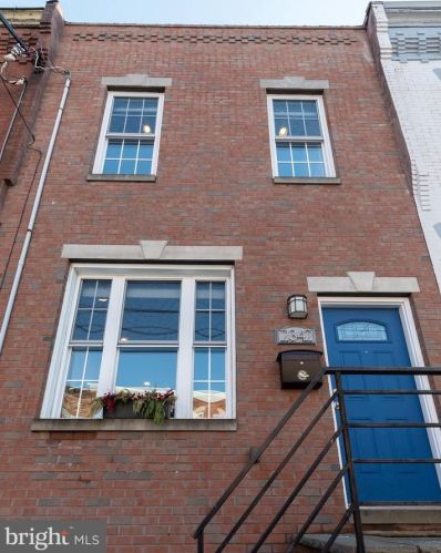 2342 Carpenter St, Philadelphia PA 19146-2418 exterior