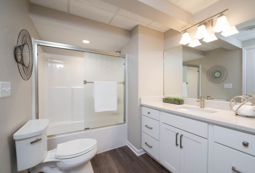 919 Essex Cir, Kalamazoo MI 49008-2349 exterior