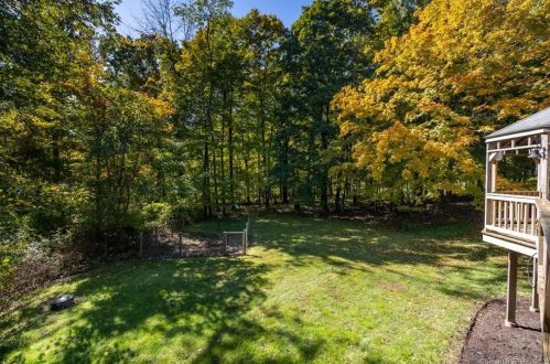 59 Sarah Bishop Rd, Ridgefield CT 06877-1215 exterior