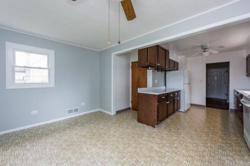 633 Fulton Ave, Waukegan IL 60085-7260 exterior