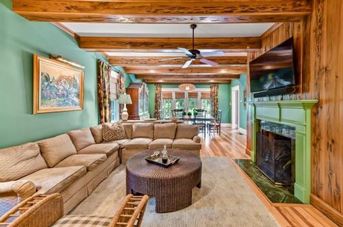 30 Golf Cir, Atlanta GA 30309-2709 exterior