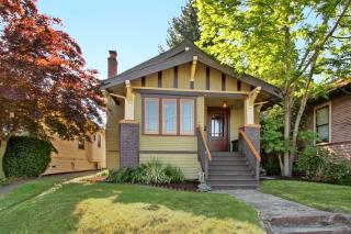 4329 5 Ave, Seattle WA  98115-6419 exterior