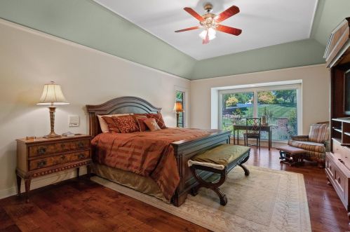 13592 Royal Glen Dr, Saint Louis MO 63131-1029 exterior