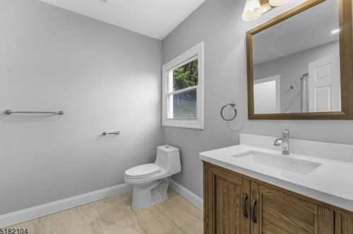 156 Barnert Ave, Paterson NJ  07512-1640 exterior